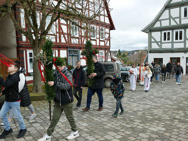 Palmsontag in St. Crescentius - Beginn der Heiligen Woche (Foto: Karl-Franz Thiede)